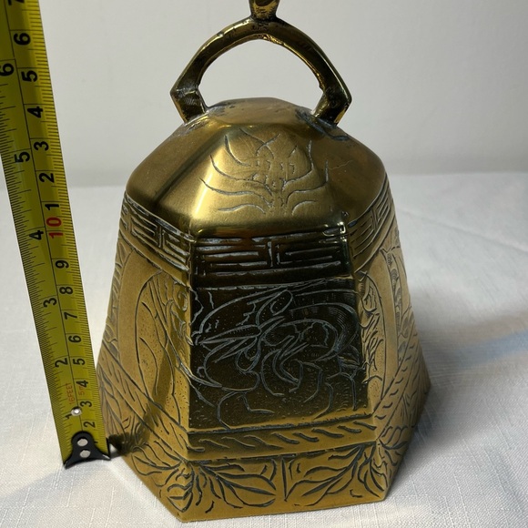 Antique Brass Chinese Temple ornament, Etched in Designs, handle - Picture 3 of 8